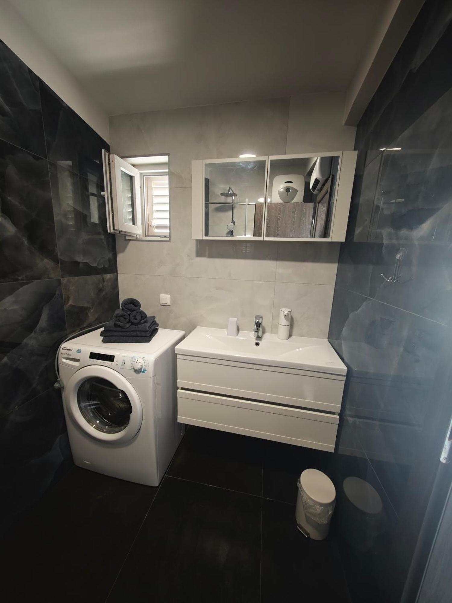 Apartman Lux Makarska Exteriör bild